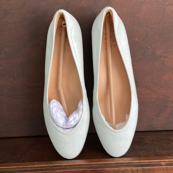 Naturalizer size 9M Never worn - Picture 1 of 5